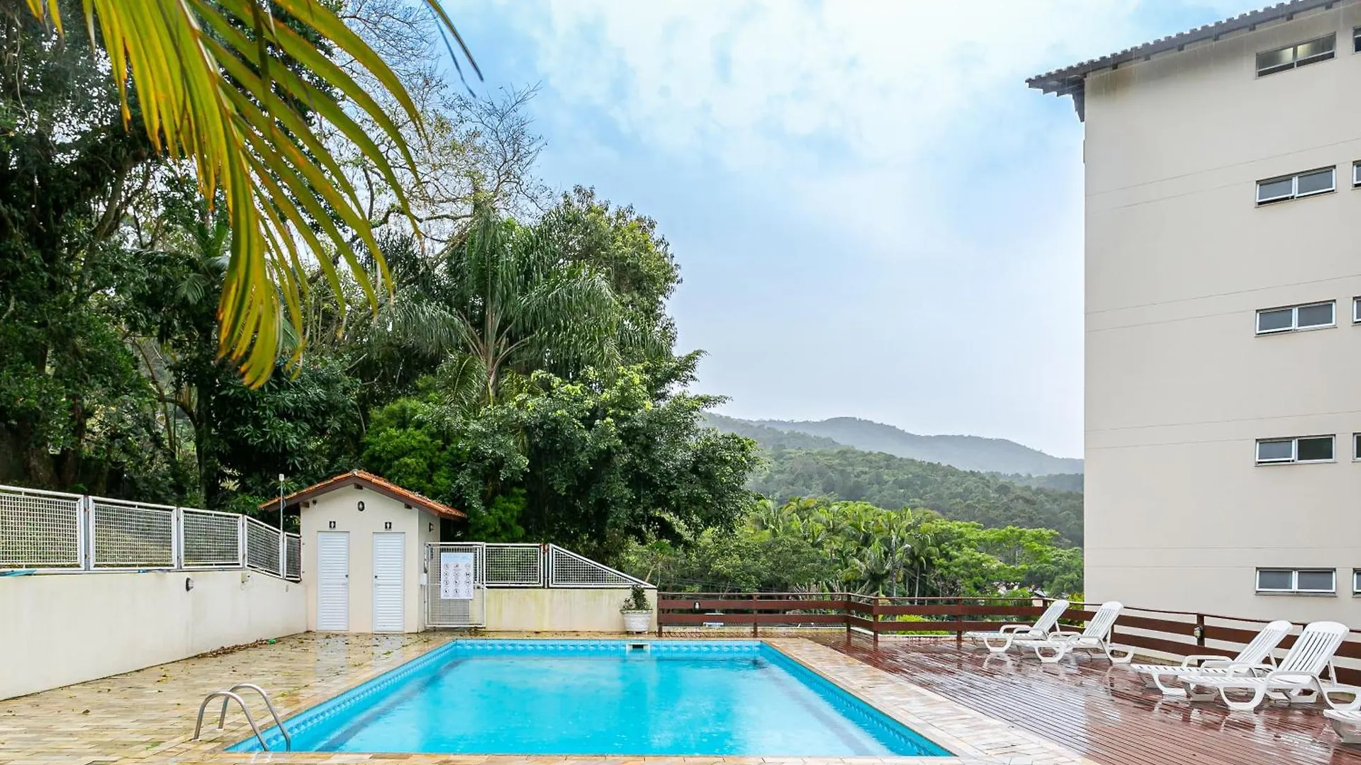 Florianópolis Apto C/ Piscina E Garagem Em Itacorubi Cq8711 דירה